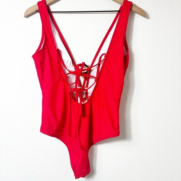CUPSHE O-RING LACE UP ONE PIECE RED SWIMSUIT WOMEN SIZE MEDIUM BRAND NEW - Picture 3 of 6